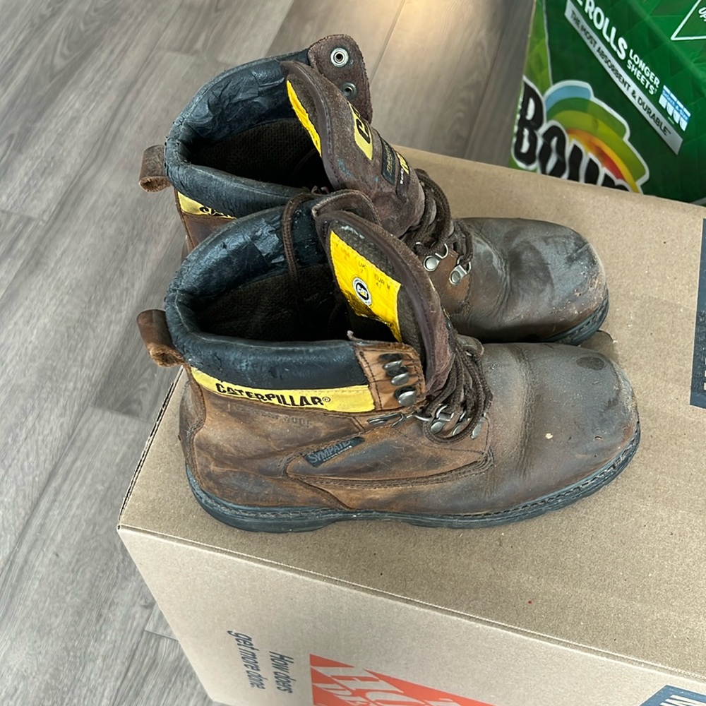 Cat -Steel Toed work boots. 🥾